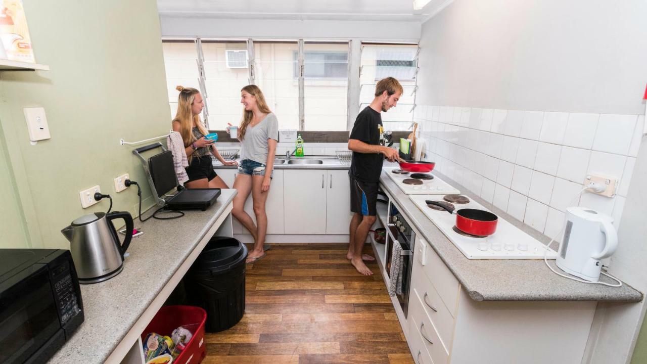 Castaways Backpackers Cairns Hostel Εξωτερικό φωτογραφία